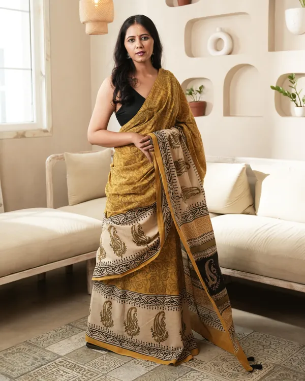 Mustard_Cotton_Paisley_Border_Print_Mulmul_Saree_For_Women